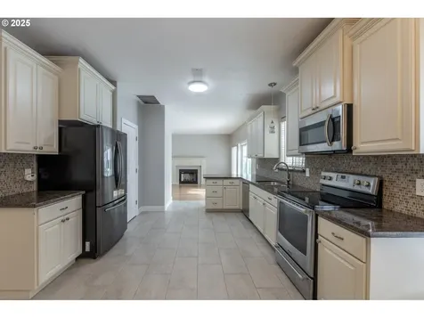 6680 SE Austin Drive Hillsboro OR 97123