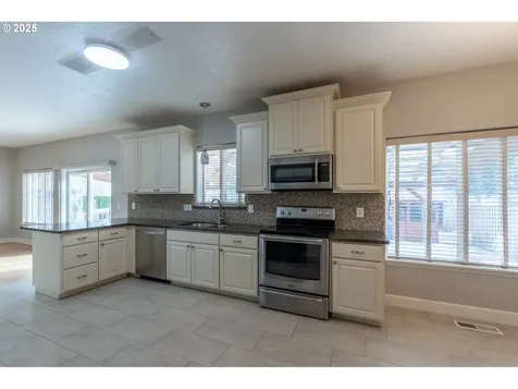 6680 SE Austin Drive Hillsboro OR 97123