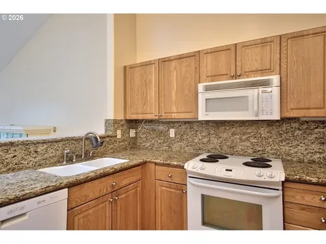 302 NW Sadie Court Hillsboro OR 97124