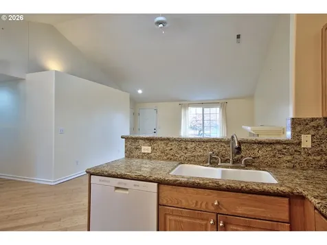 302 NW Sadie Court Hillsboro OR 97124
