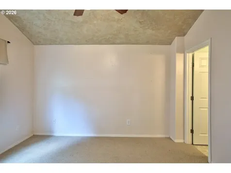302 NW Sadie Court Hillsboro OR 97124