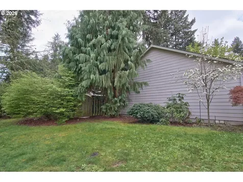 302 NW Sadie Court Hillsboro OR 97124