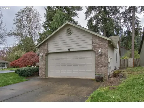 302 NW Sadie Court Hillsboro OR 97124