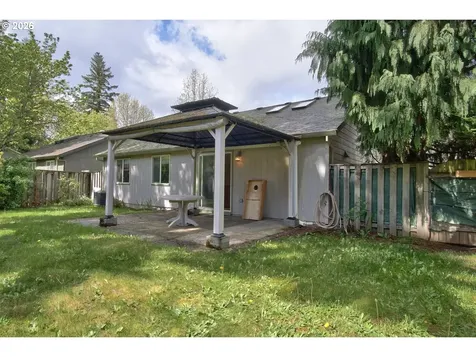 302 NW Sadie Court Hillsboro OR 97124