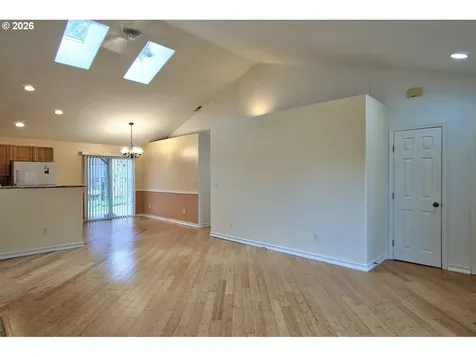 302 NW Sadie Court Hillsboro OR 97124