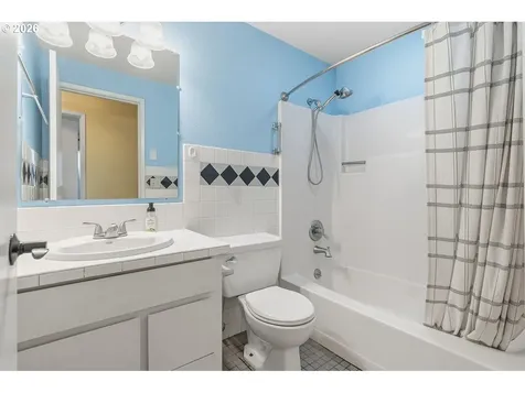 1122 SE Fir Grove Loop Hillsboro OR 97123