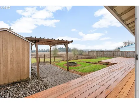 1122 SE Fir Grove Loop Hillsboro OR 97123