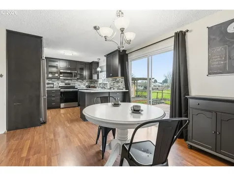 1122 SE Fir Grove Loop Hillsboro OR 97123