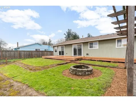 1122 SE Fir Grove Loop Hillsboro OR 97123