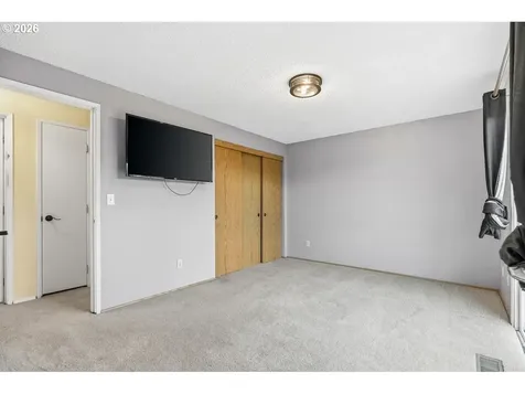 1122 SE Fir Grove Loop Hillsboro OR 97123