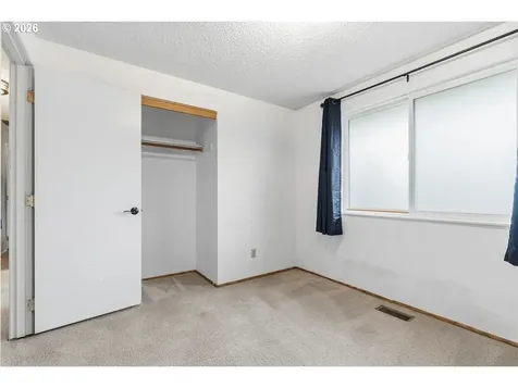1122 SE Fir Grove Loop Hillsboro OR 97123