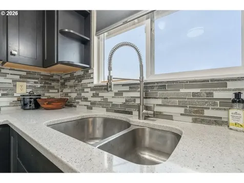 1122 SE Fir Grove Loop Hillsboro OR 97123