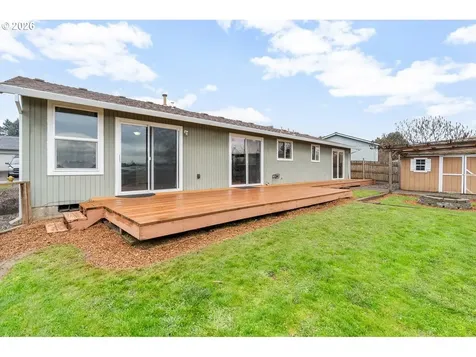 1122 SE Fir Grove Loop Hillsboro OR 97123
