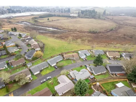 1122 SE Fir Grove Loop Hillsboro OR 97123