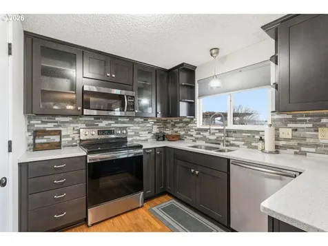 1122 SE Fir Grove Loop Hillsboro OR 97123