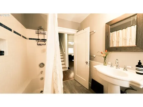 2101 SE 20th Avenue Portland OR 97214