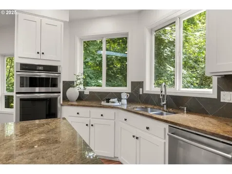 1911 NW Norfolk Court Portland OR 97229