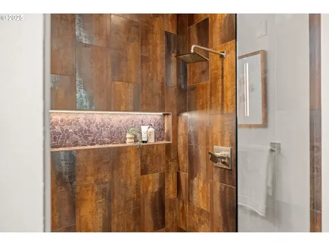 1911 NW Norfolk Court Portland OR 97229
