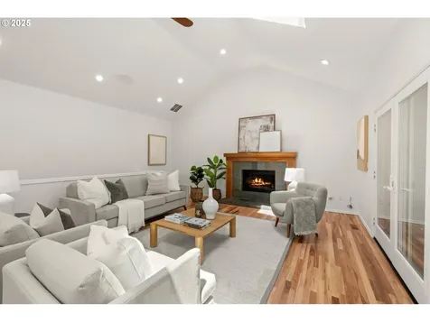 1911 NW Norfolk Court Portland OR 97229