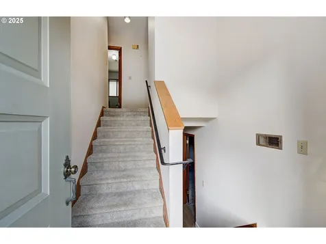 503 NW Overlook Drive Vancouver WA 98665