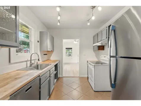 5338 SE 52nd Avenue Portland OR 97206