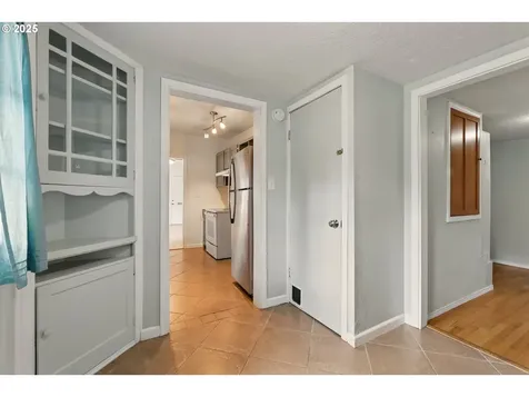 5338 SE 52nd Avenue Portland OR 97206