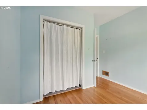 5338 SE 52nd Avenue Portland OR 97206