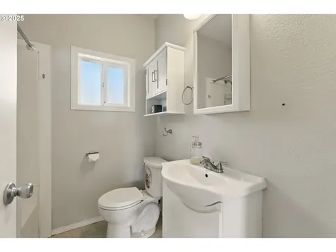 5338 SE 52nd Avenue Portland OR 97206
