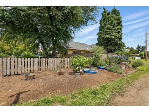 5338 SE 52nd Avenue Portland OR 97206
