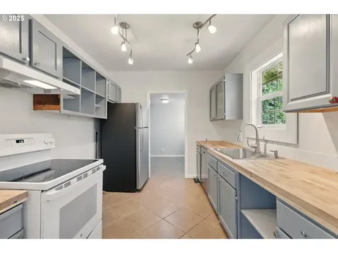 5338 SE 52nd Avenue Portland OR 97206