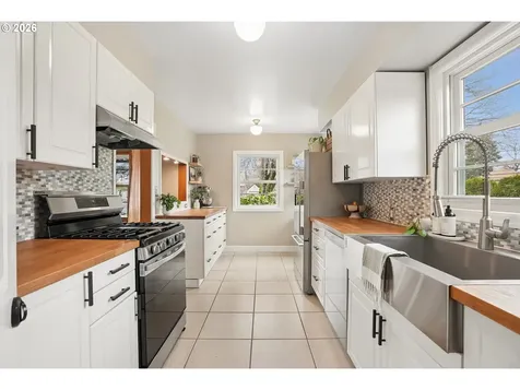 7436 N Seward Avenue Portland OR 97217