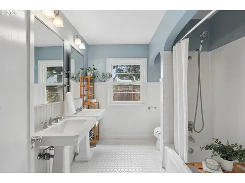 7436 N Seward Avenue Portland OR 97217