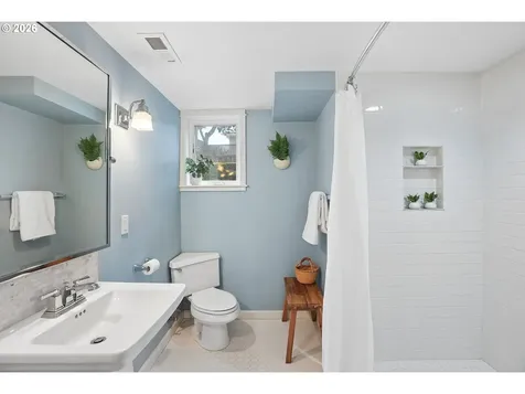 7436 N Seward Avenue Portland OR 97217