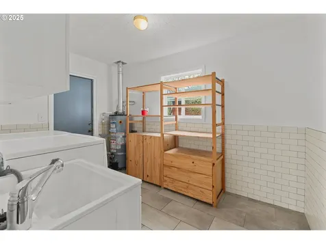 8270 N Washburne Avenue Portland OR 97217