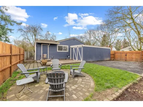 8270 N Washburne Avenue Portland OR 97217
