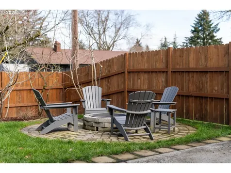 8270 N Washburne Avenue Portland OR 97217