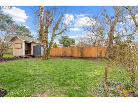 8270 N Washburne Avenue Portland OR 97217