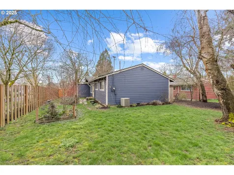 8270 N Washburne Avenue Portland OR 97217