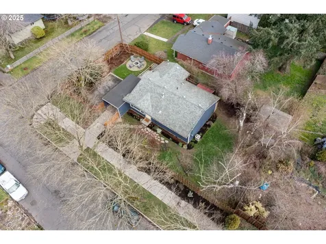 8270 N Washburne Avenue Portland OR 97217