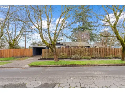8270 N Washburne Avenue Portland OR 97217