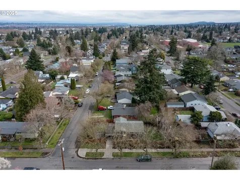8270 N Washburne Avenue Portland OR 97217