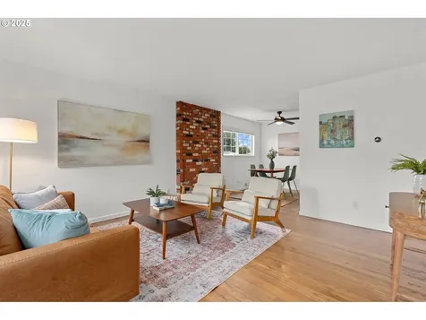 8270 N Washburne Avenue Portland OR 97217