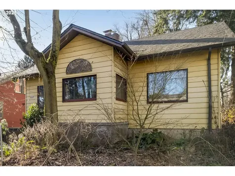 4815 N Commercial Avenue Portland OR 97217