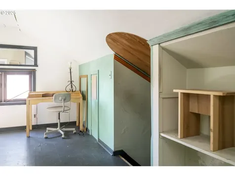 4815 N Commercial Avenue Portland OR 97217