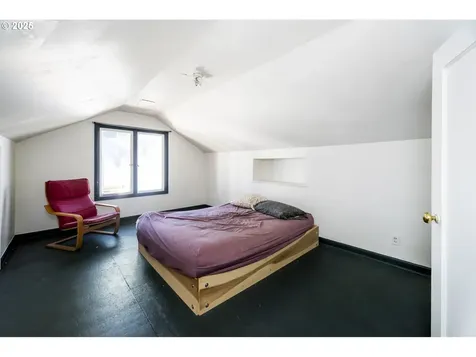 4815 N Commercial Avenue Portland OR 97217