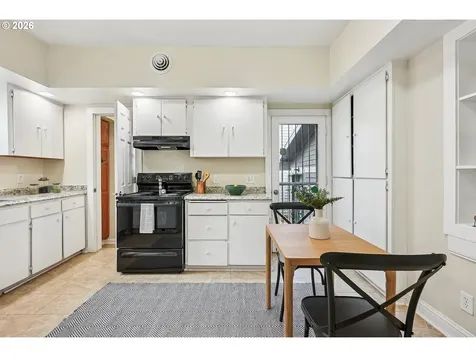 7427 SE Woodstock Boulevard Portland OR 97206