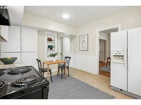 7427 SE Woodstock Boulevard Portland OR 97206