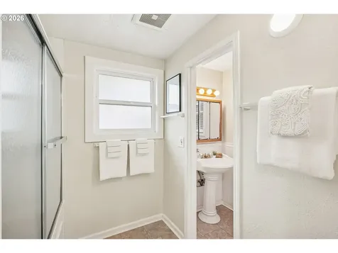 7427 SE Woodstock Boulevard Portland OR 97206