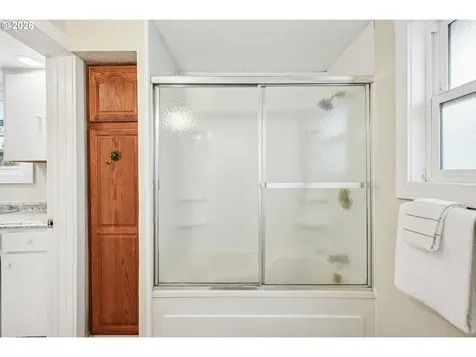 7427 SE Woodstock Boulevard Portland OR 97206