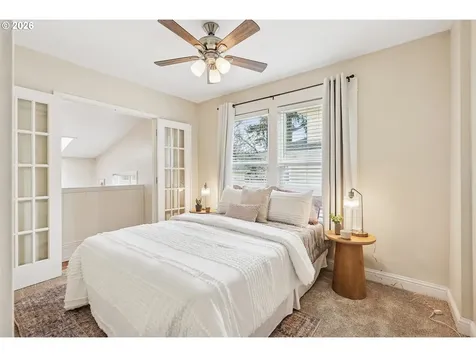 7427 SE Woodstock Boulevard Portland OR 97206